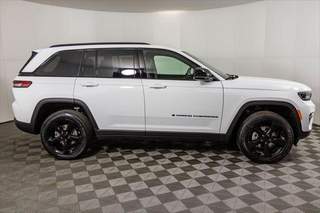 new 2025 Jeep Grand Cherokee car, priced at $40,808