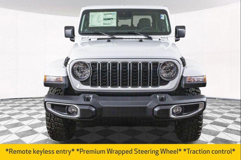 new 2025 Jeep Gladiator car, priced at $41,629