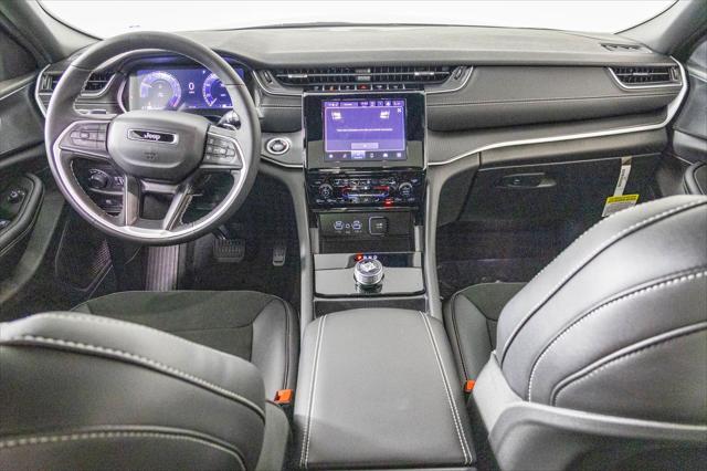 new 2025 Jeep Grand Cherokee L car, priced at $43,717