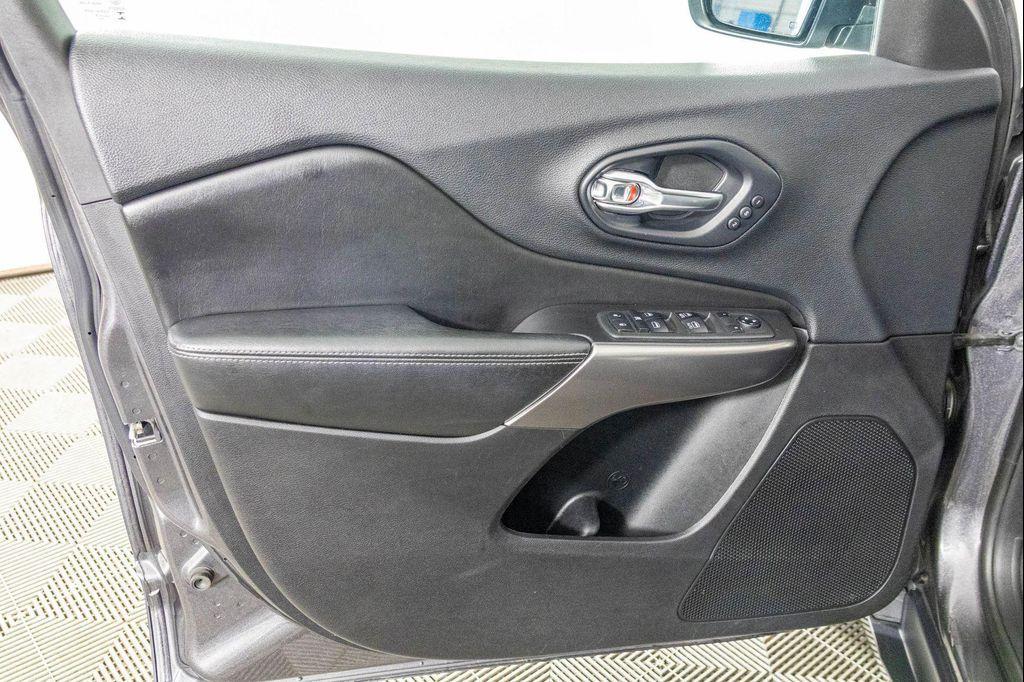 used 2019 Jeep Cherokee car, priced at $12,277