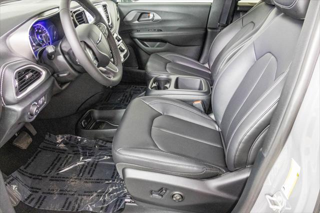 new 2025 Chrysler Pacifica car, priced at $40,747