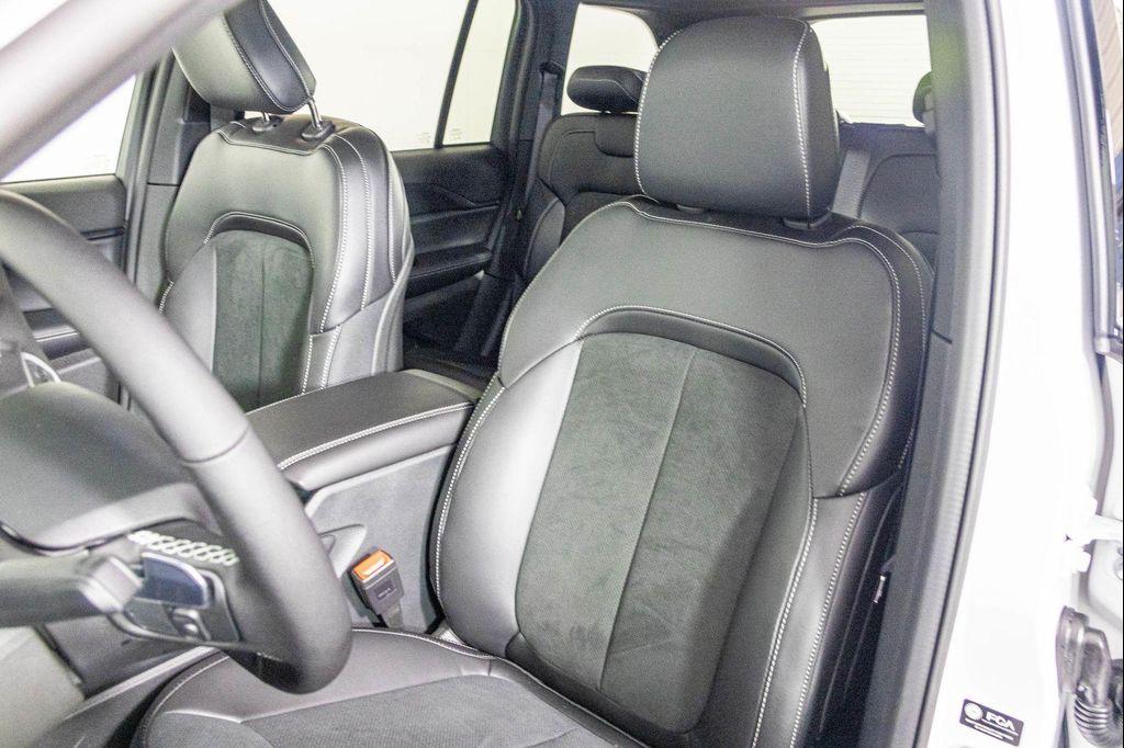 new 2025 Jeep Grand Cherokee car, priced at $39,236