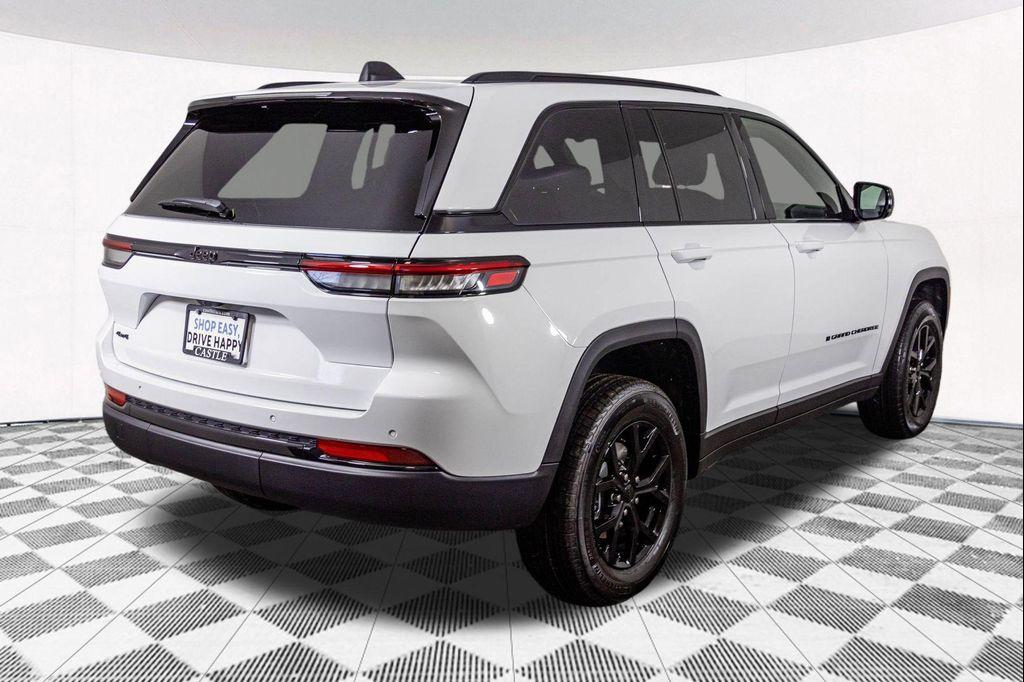 new 2025 Jeep Grand Cherokee car, priced at $39,236