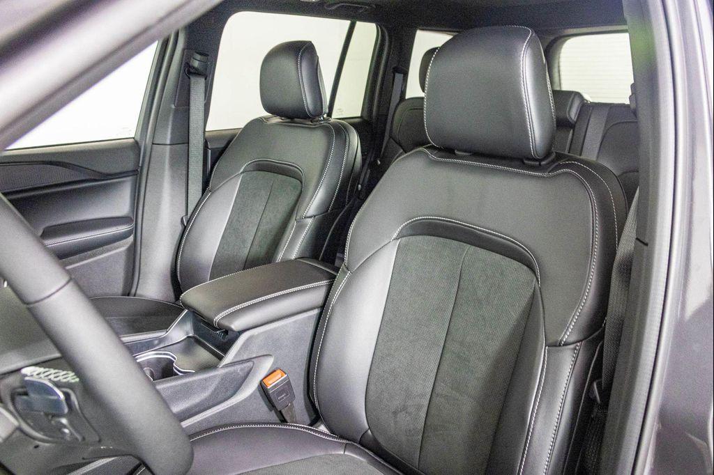 new 2025 Jeep Grand Cherokee car, priced at $39,772