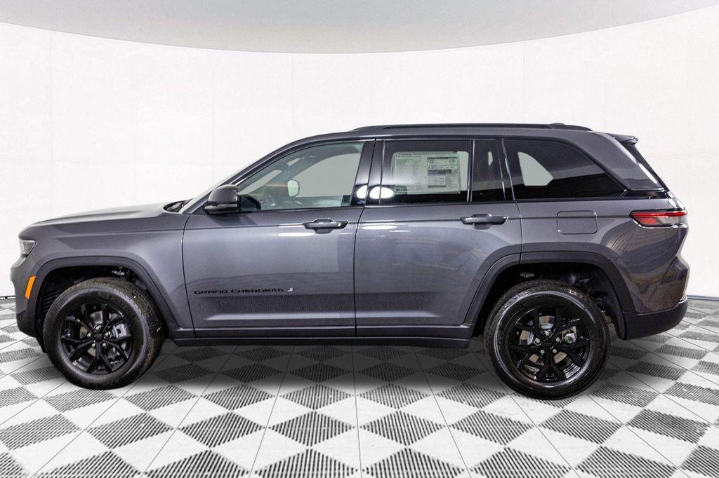 new 2025 Jeep Grand Cherokee car, priced at $39,772