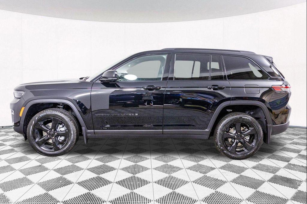 new 2025 Jeep Grand Cherokee car, priced at $48,850