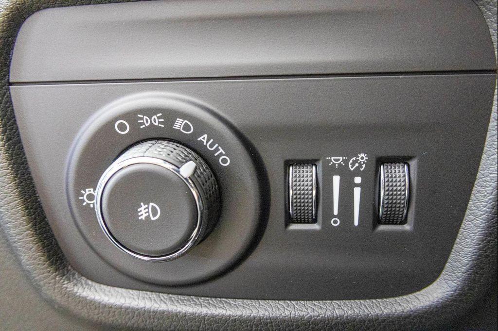 new 2025 Jeep Grand Cherokee car, priced at $48,850