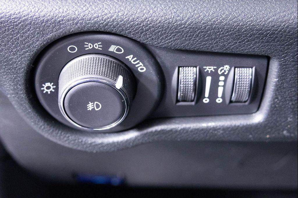 new 2026 Chrysler Pacifica car, priced at $40,259