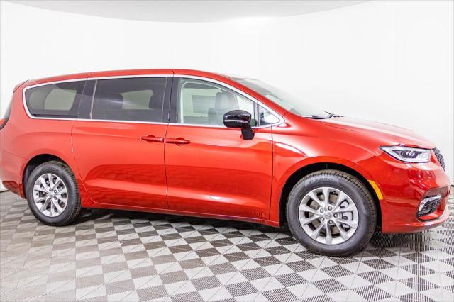 new 2024 Chrysler Pacifica car, priced at $40,219