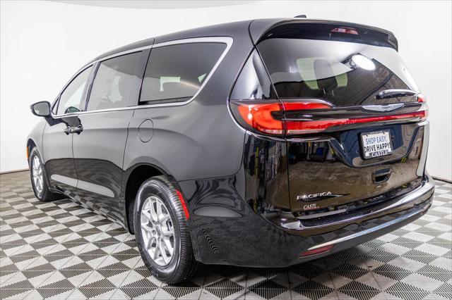 new 2025 Chrysler Pacifica car, priced at $38,277