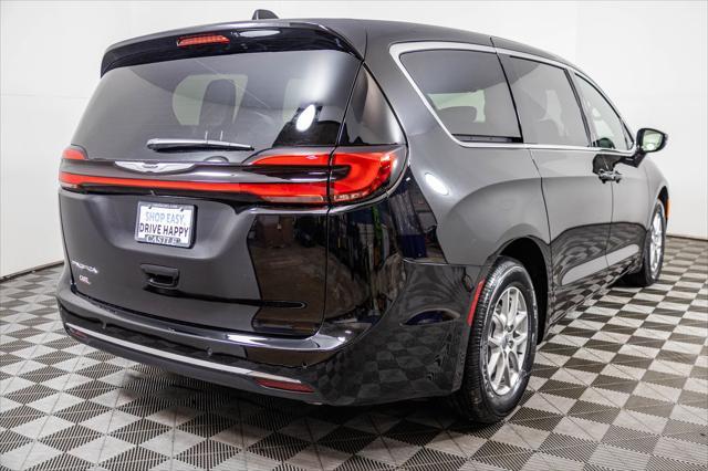 new 2025 Chrysler Pacifica car, priced at $38,277