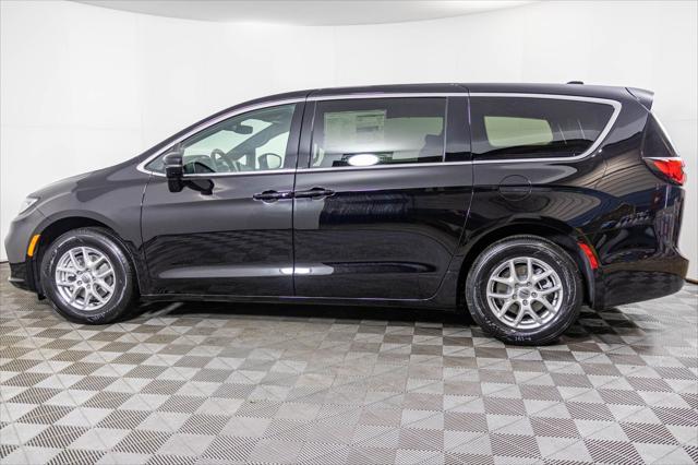 new 2025 Chrysler Pacifica car, priced at $38,277