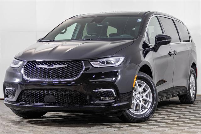 new 2025 Chrysler Pacifica car, priced at $38,277