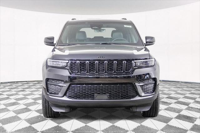 new 2025 Jeep Grand Cherokee car, priced at $42,372