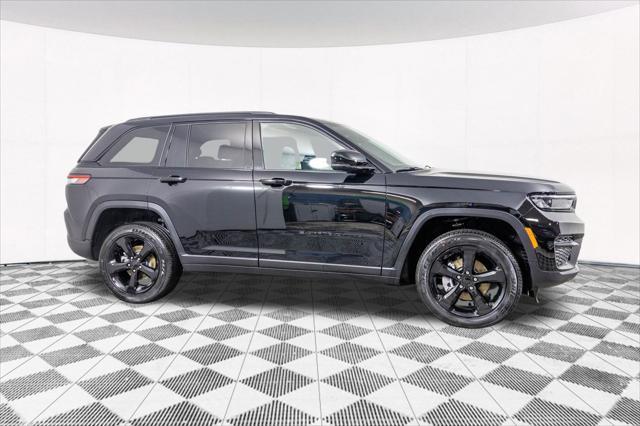 new 2025 Jeep Grand Cherokee car, priced at $42,372