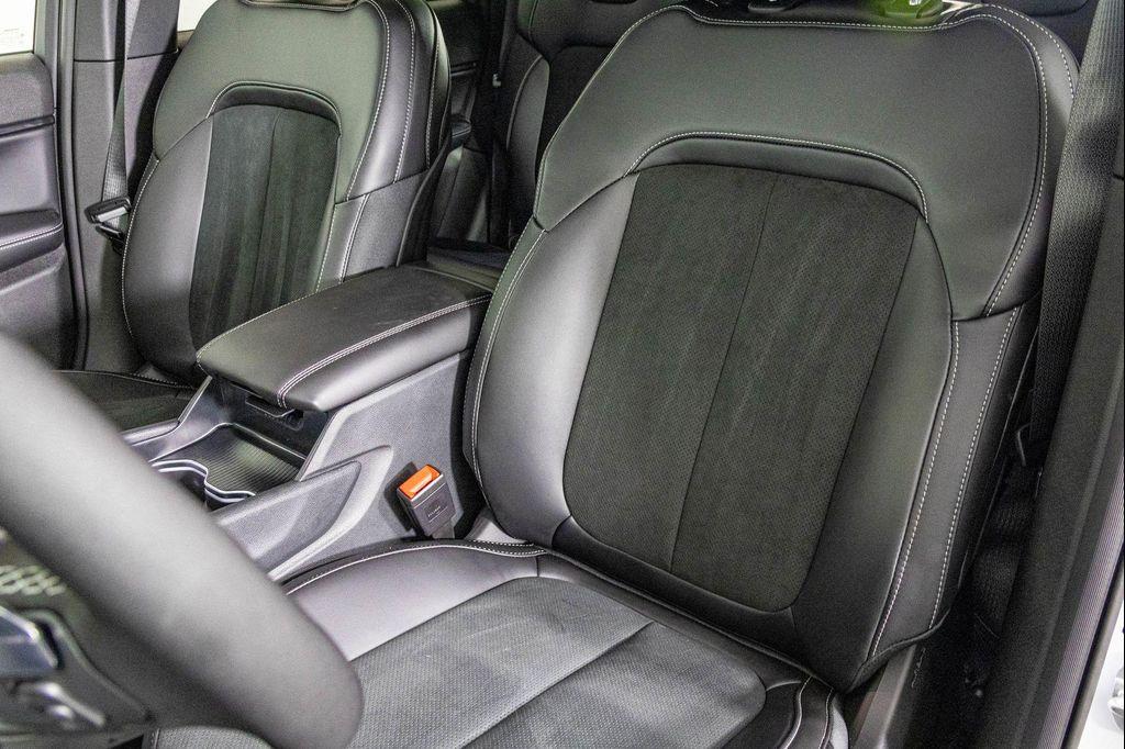 new 2025 Jeep Grand Cherokee car, priced at $39,236