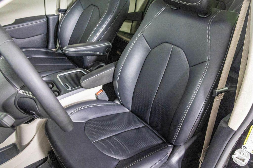 used 2024 Chrysler Pacifica car, priced at $39,277