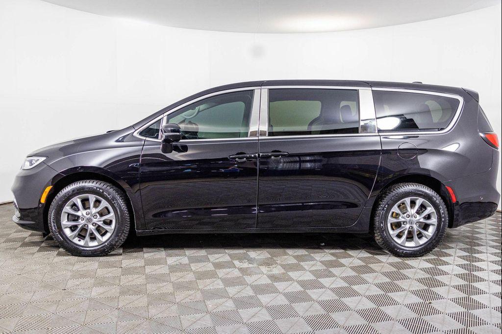 used 2024 Chrysler Pacifica car, priced at $39,277
