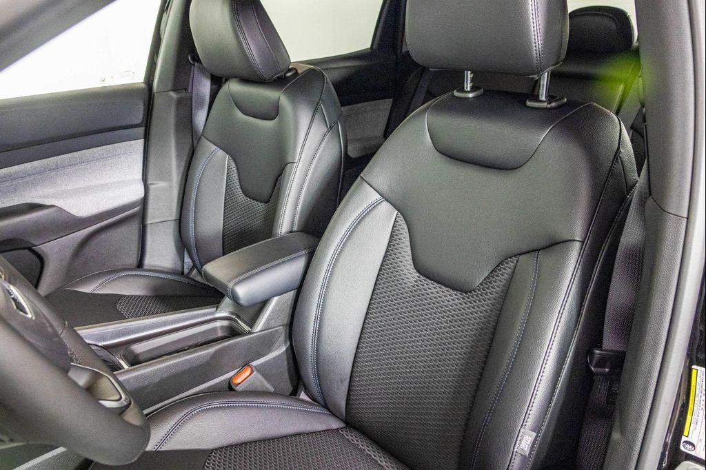 new 2025 Jeep Compass car, priced at $26,550