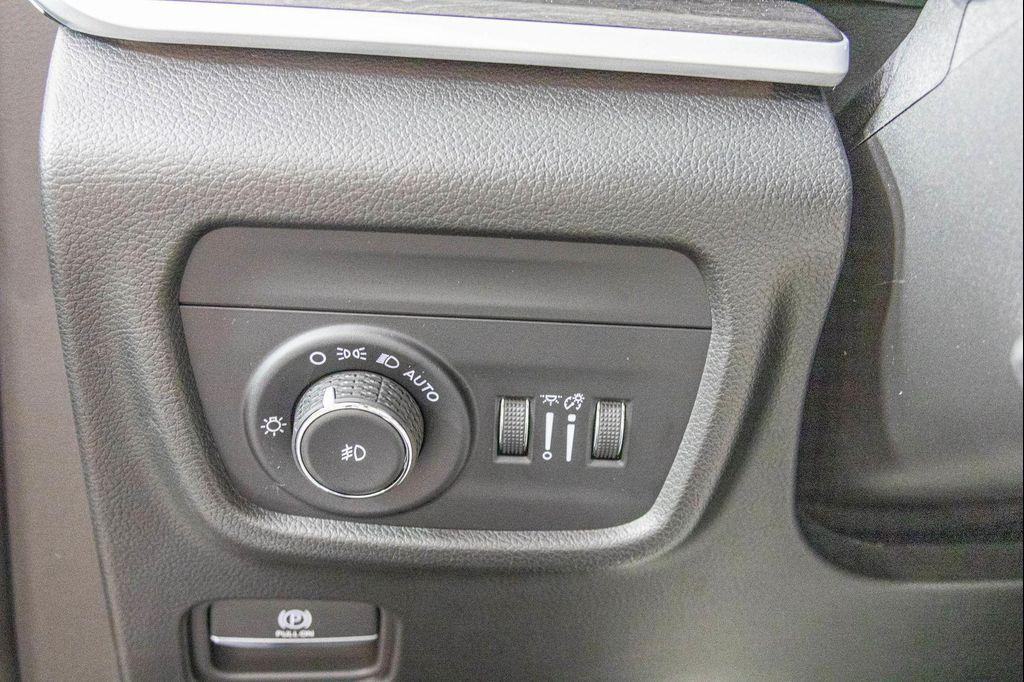new 2025 Jeep Grand Cherokee L car, priced at $52,142