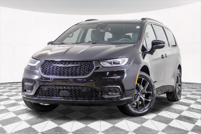 new 2025 Chrysler Pacifica car, priced at $49,685