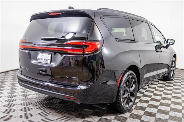 new 2025 Chrysler Pacifica car, priced at $48,685