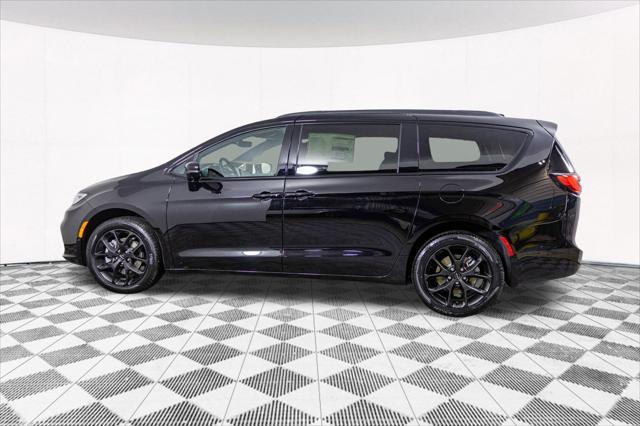 new 2025 Chrysler Pacifica car, priced at $49,685