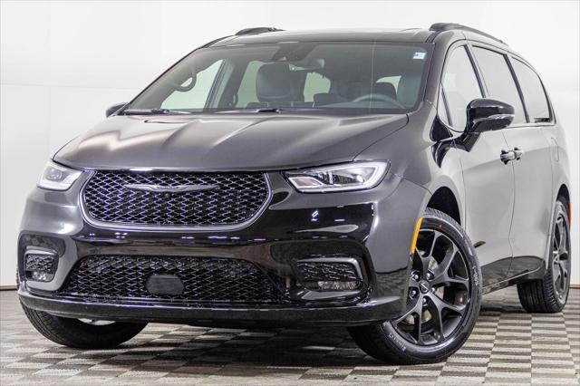 new 2025 Chrysler Pacifica car, priced at $48,685