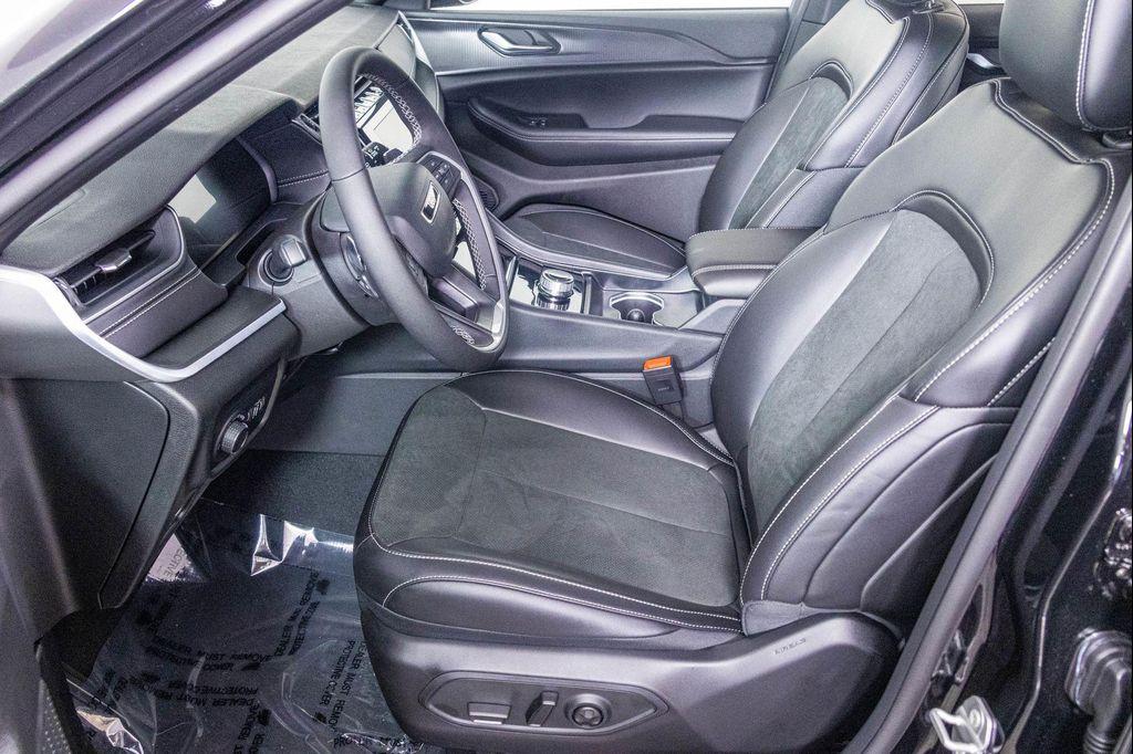 new 2025 Jeep Grand Cherokee L car, priced at $41,482