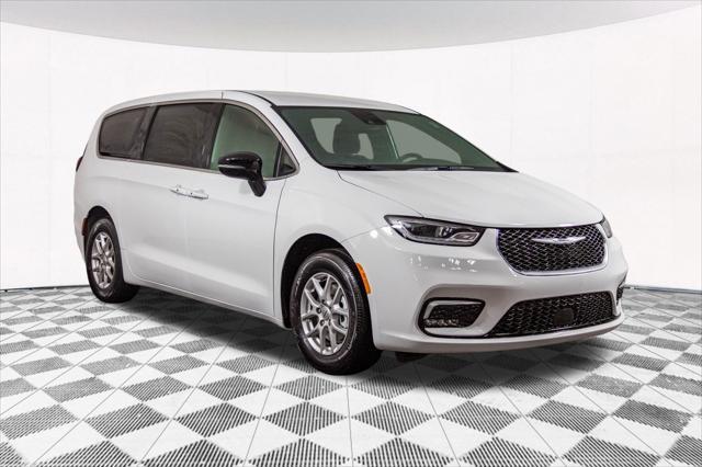 new 2025 Chrysler Pacifica car, priced at $39,224