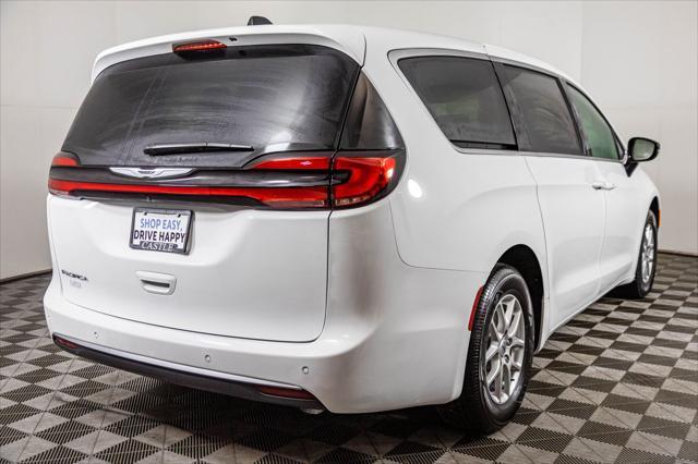 new 2025 Chrysler Pacifica car, priced at $38,224