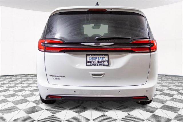 new 2025 Chrysler Pacifica car, priced at $39,224