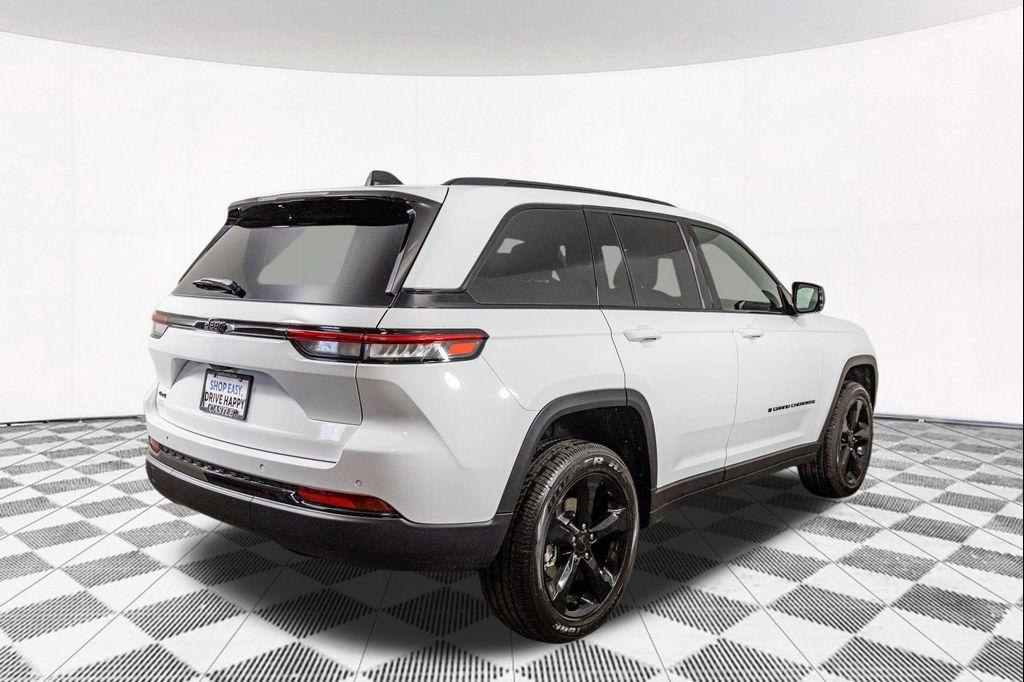new 2025 Jeep Grand Cherokee car, priced at $40,903