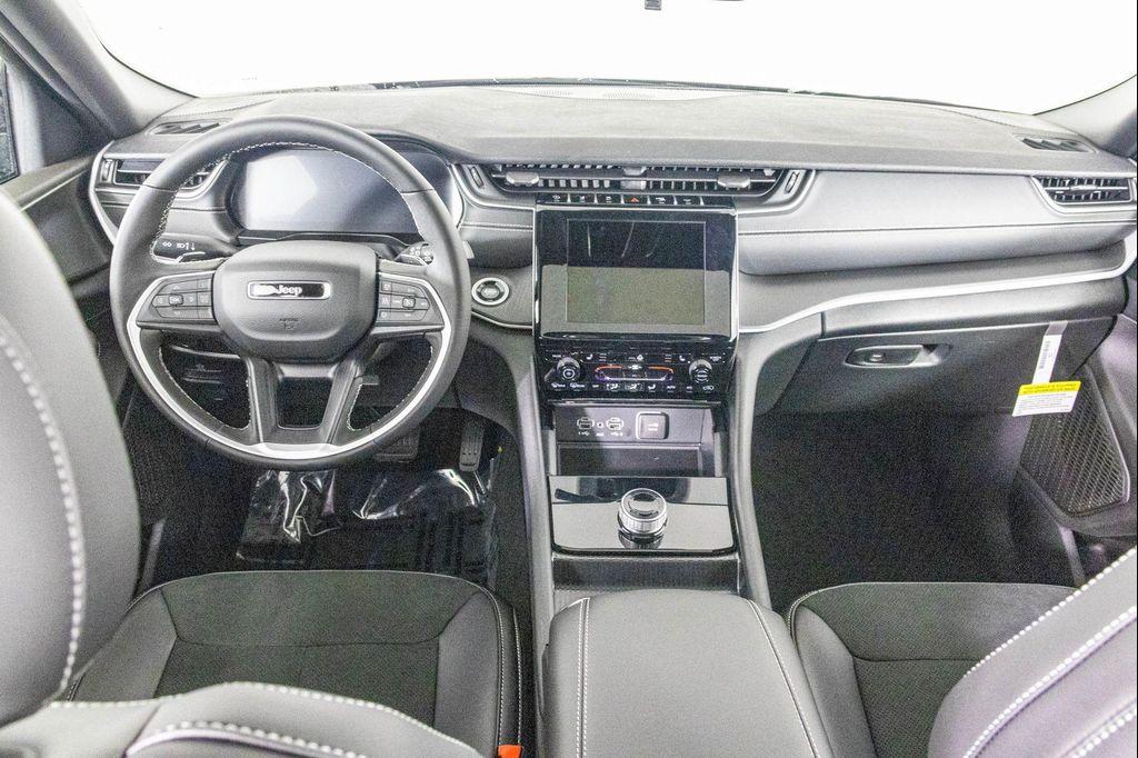 new 2025 Jeep Grand Cherokee L car, priced at $43,649