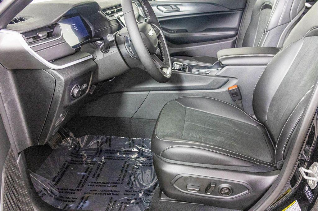 new 2025 Jeep Grand Cherokee L car, priced at $43,649