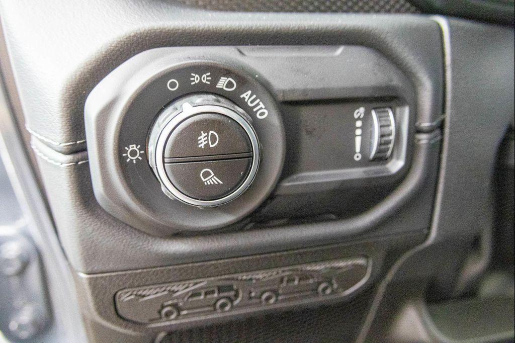 new 2025 Jeep Gladiator car, priced at $46,787