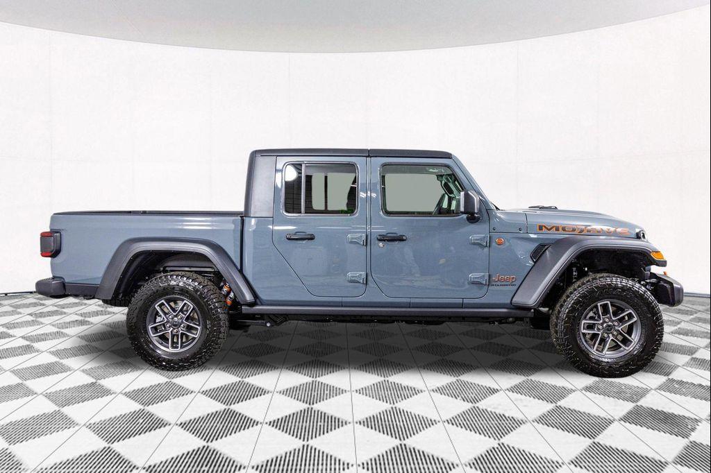 new 2025 Jeep Gladiator car, priced at $46,787