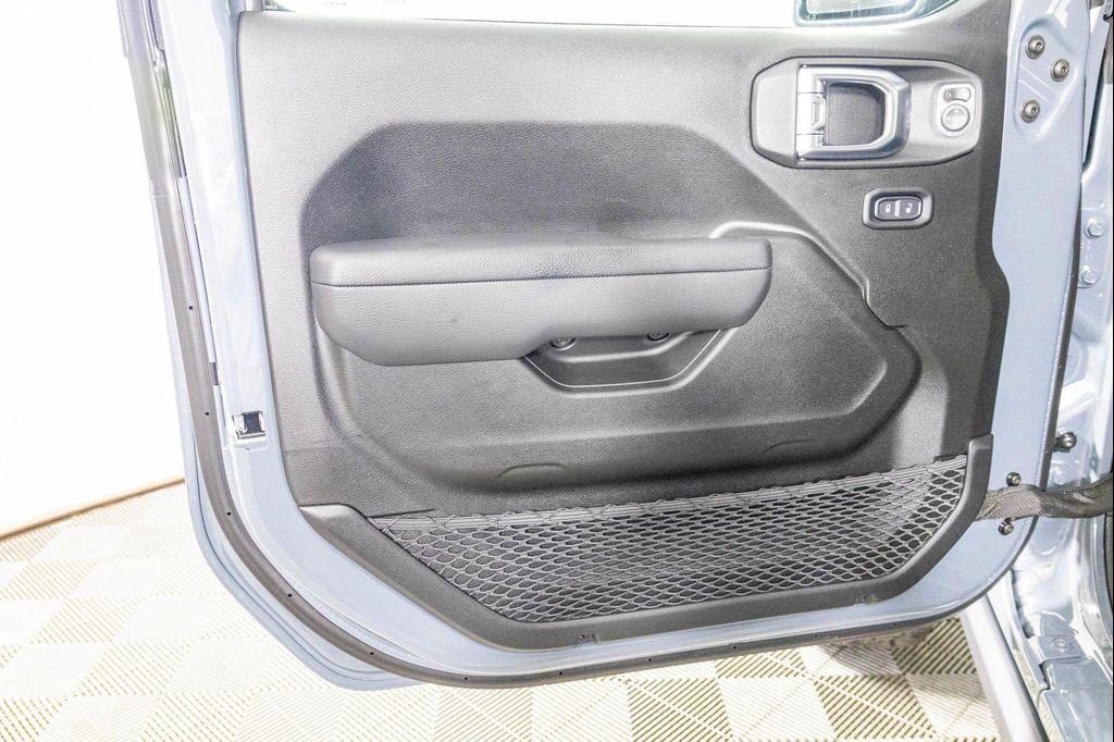 new 2025 Jeep Gladiator car, priced at $46,787