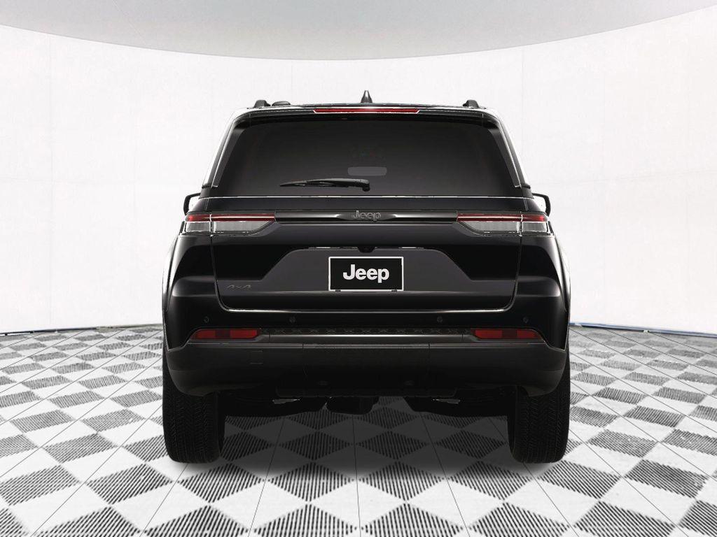 new 2025 Jeep Grand Cherokee car, priced at $40,175
