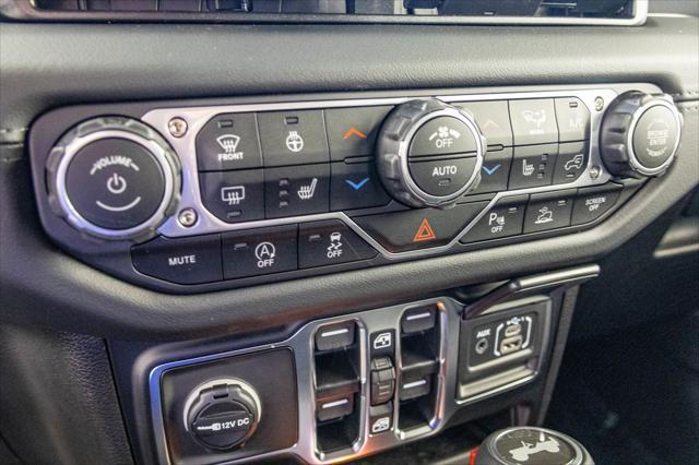 new 2025 Jeep Wrangler car, priced at $53,557