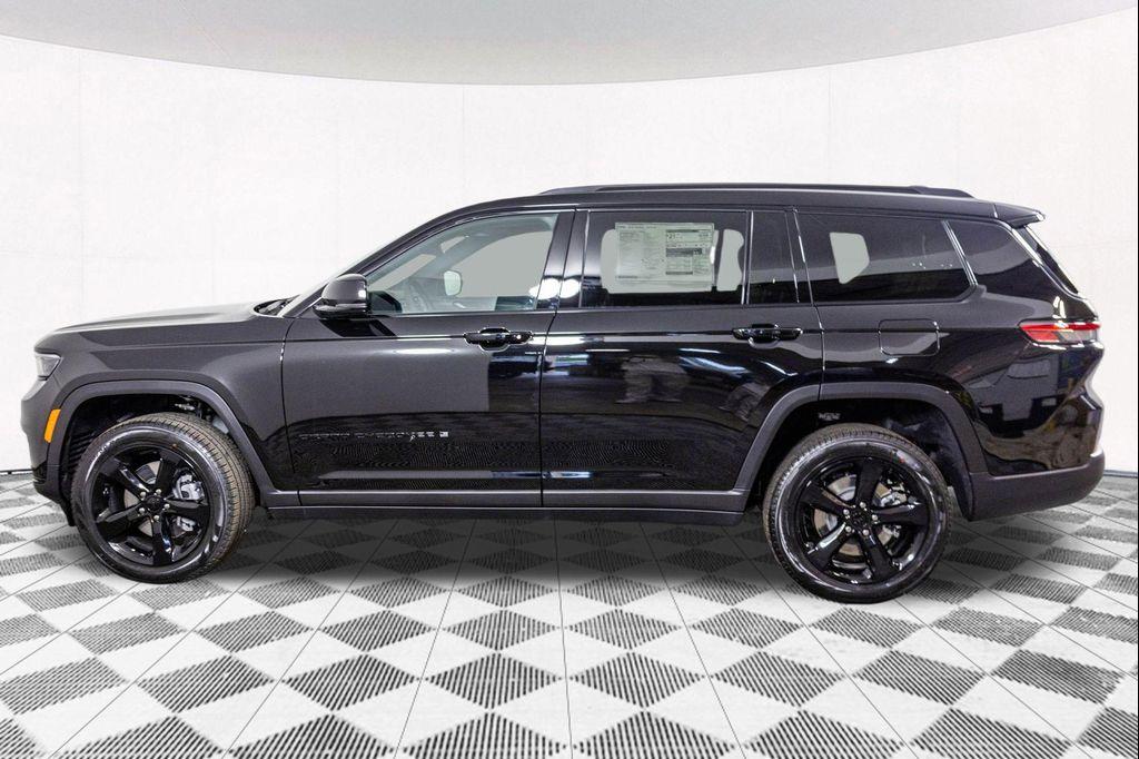 new 2025 Jeep Grand Cherokee L car, priced at $45,009