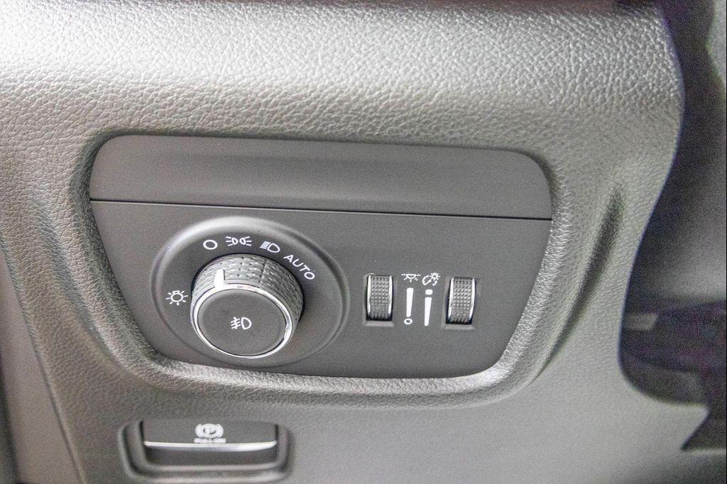 new 2025 Jeep Grand Cherokee L car, priced at $45,009