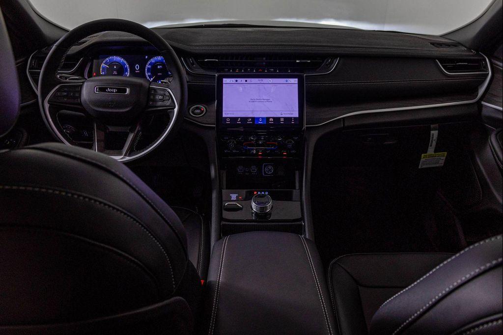 new 2025 Jeep Grand Cherokee L car, priced at $45,009