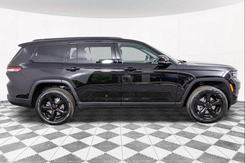 new 2025 Jeep Grand Cherokee L car, priced at $45,009