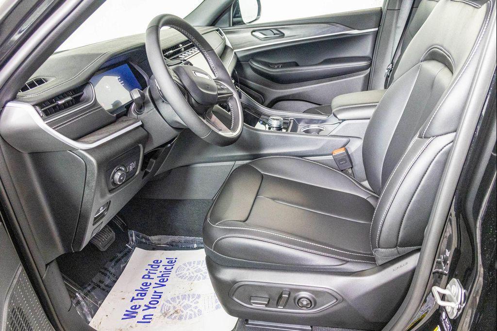 new 2025 Jeep Grand Cherokee L car, priced at $45,009