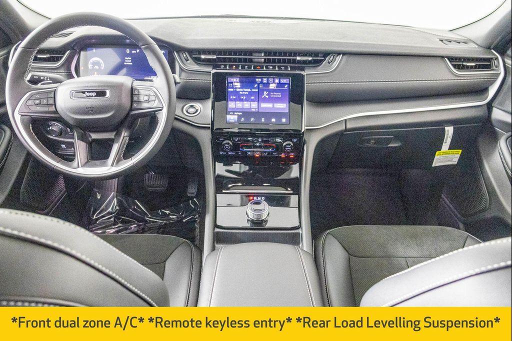 new 2025 Jeep Grand Cherokee car, priced at $40,855