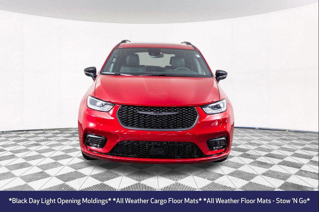 new 2025 Chrysler Pacifica car, priced at $41,005