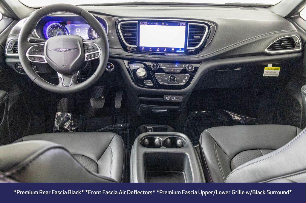 new 2025 Chrysler Pacifica car, priced at $41,005