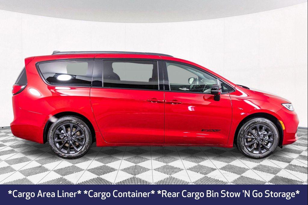 new 2025 Chrysler Pacifica car, priced at $41,005