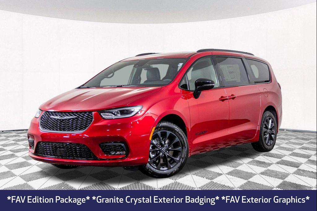 new 2025 Chrysler Pacifica car, priced at $41,005